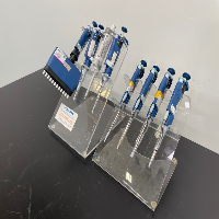 Lot Of Single And Multichannel Pipettes image 1